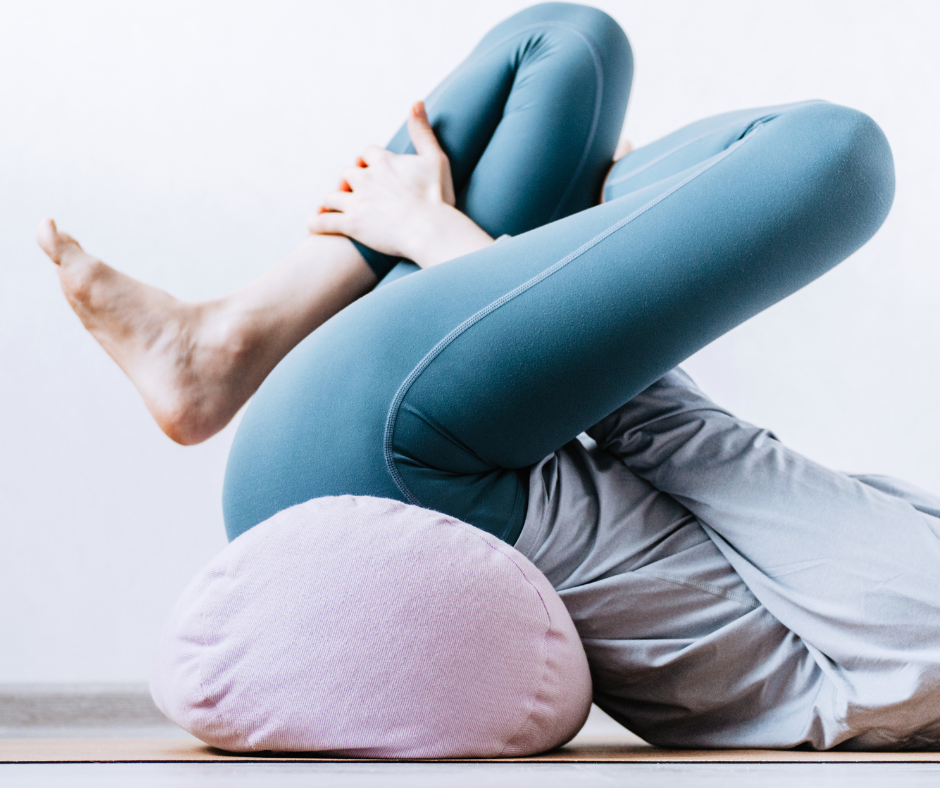 Mobilne biodra a ból lędźwi czyli jak ćwiczenia Filates realnie pomagają Ćwiczenia Filates na mobilne biodra i ulgę w bólu lędźwi u kobiet 40+